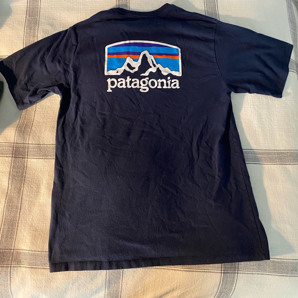 Patagonia navy tee M